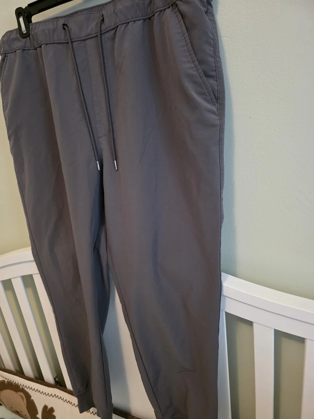 Men's Gray Elastic-Waist Joggers - Drawstring Athletic Sweatpants